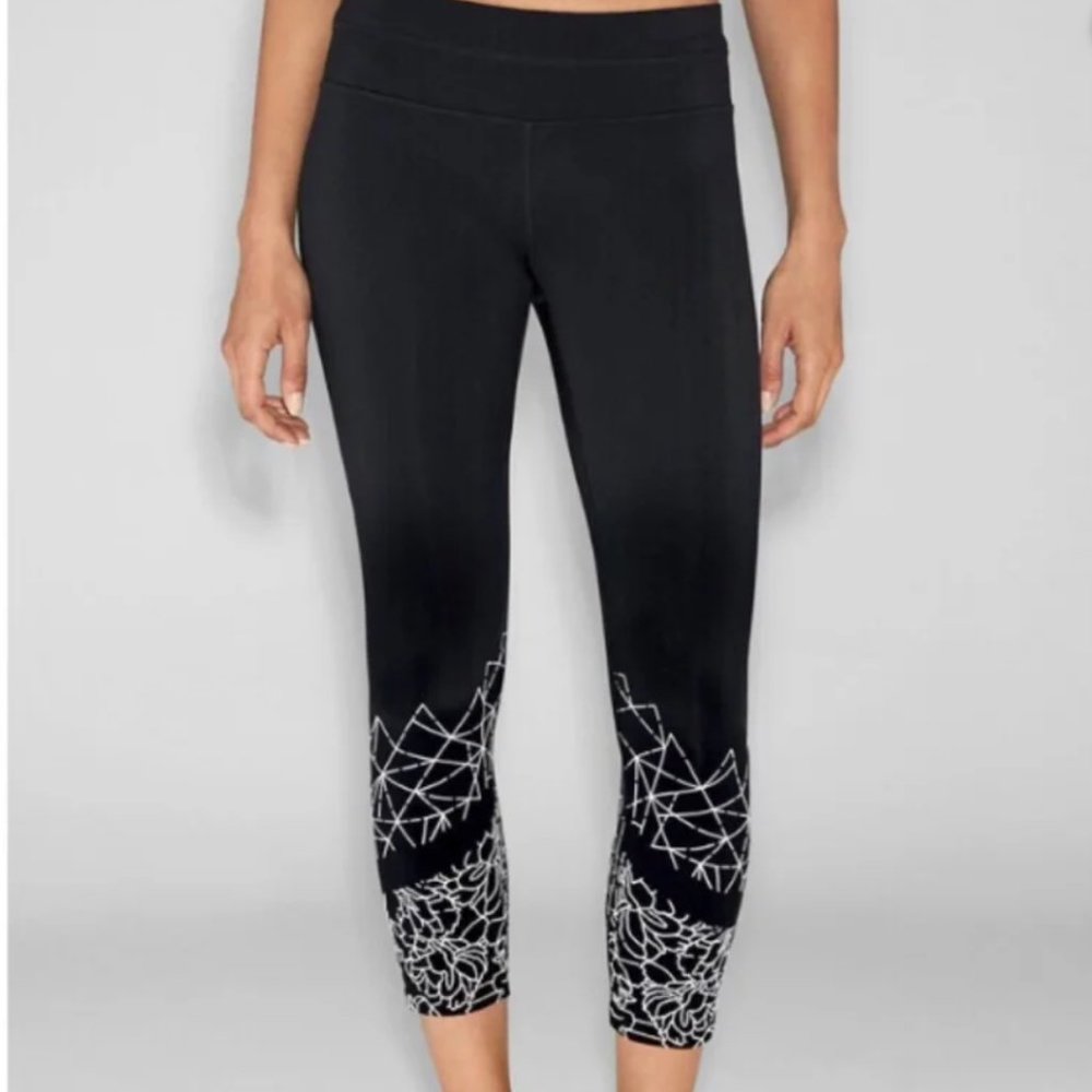 Athleta Black and White Cropped Floral Sonar Leggings Size XS Womens
